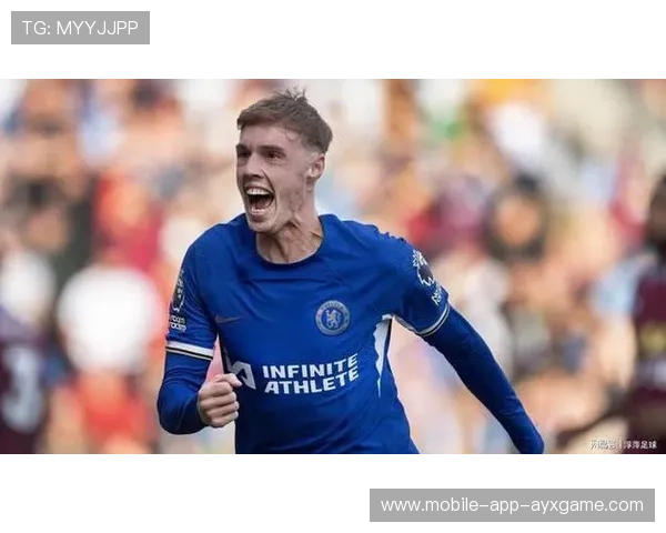 切尔西反抢速度极快，帕尔默远射稍偏