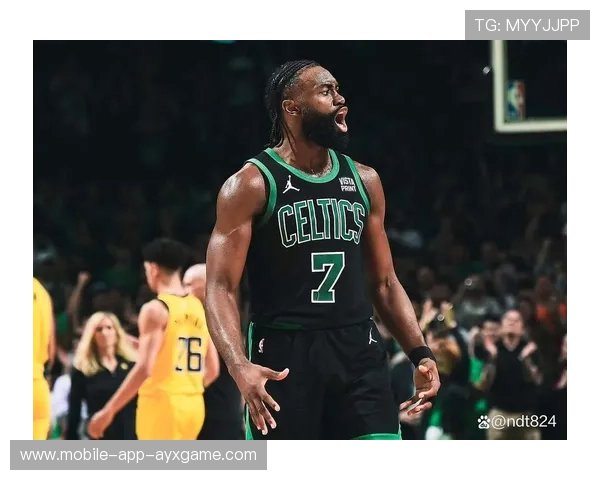 凯尔特人外线连中三分，对手被迫收缩，凯尔特人内线