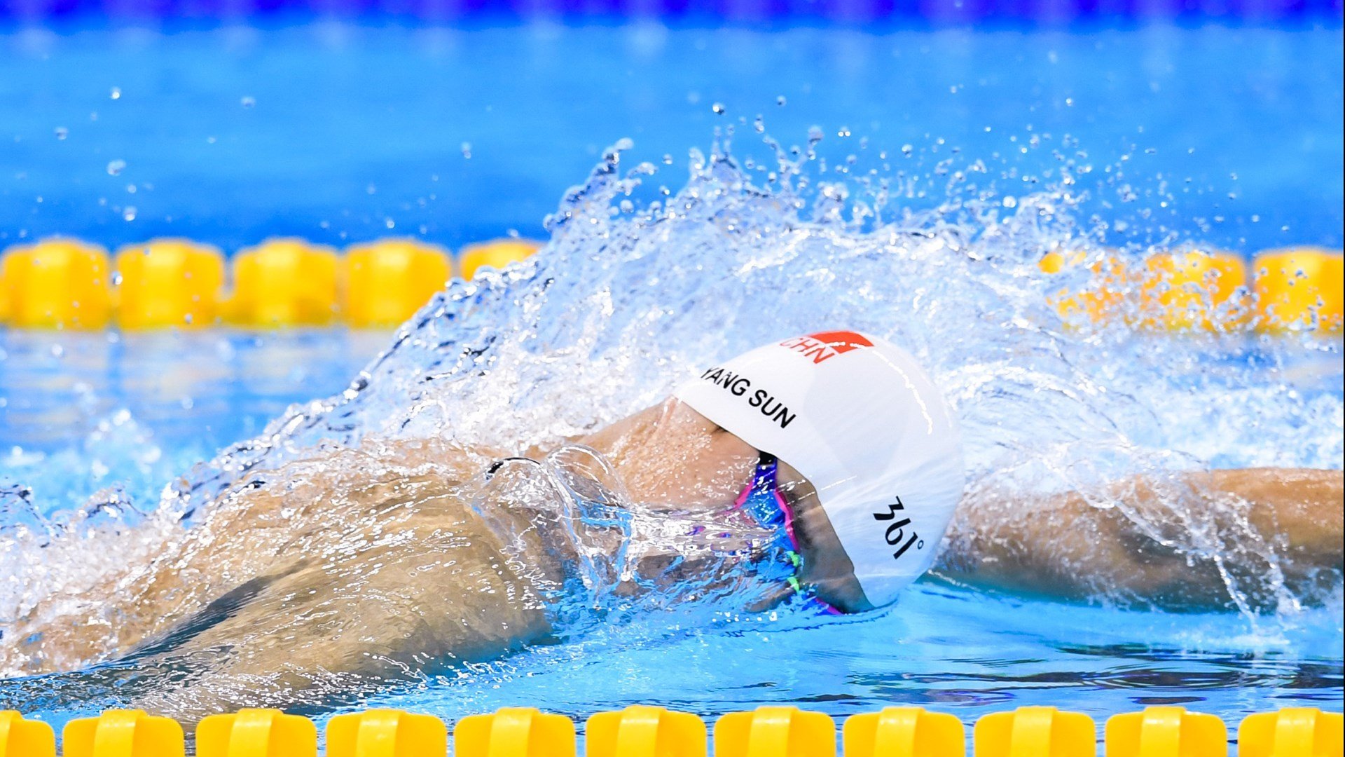 男排强队展开激烈对抗